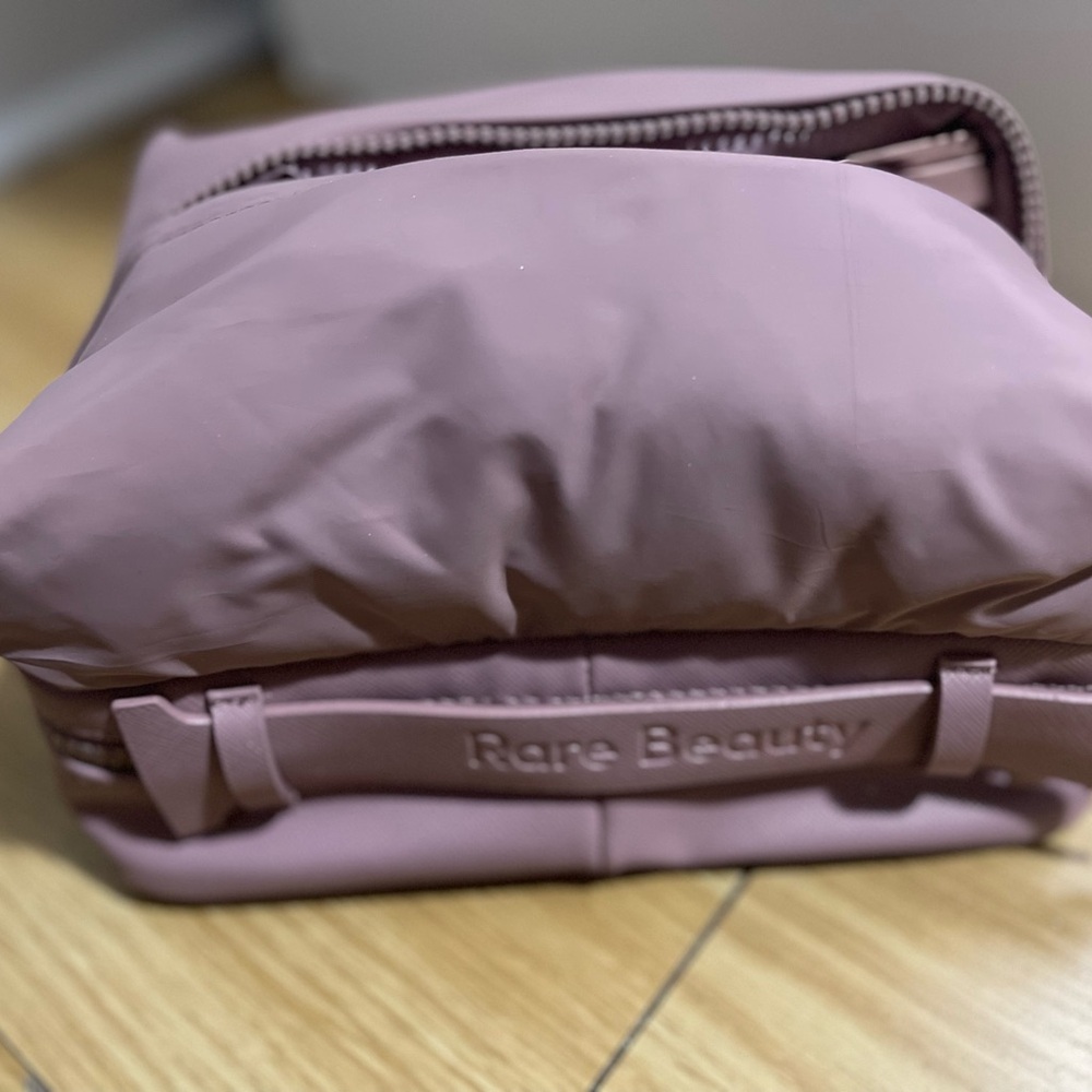 Rare Beauty Puffy Toiletry Bag - Mauve